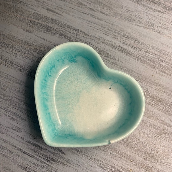 Tiedye Heart Dish - Teal and White Swirl Heart Tray - Jewelry Dish - Handmade - Picture 4 of 10